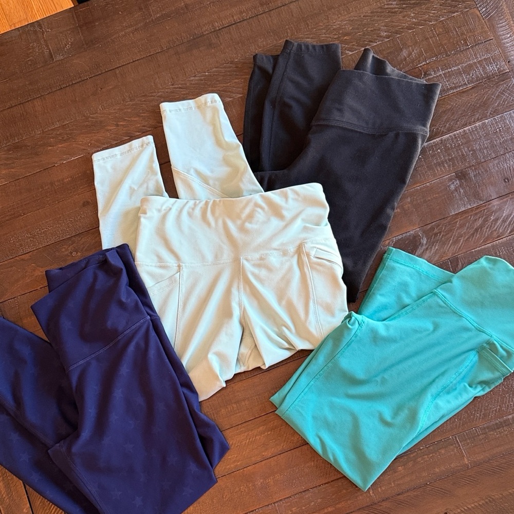 Assorted Old Navy Activewear Leggings Size Medium
